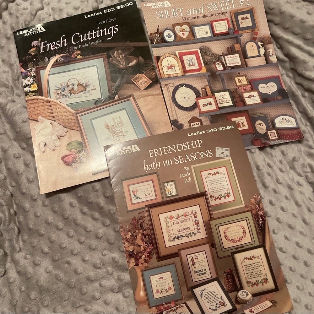 Lot of 3- Leisure Arts Pattern Leaflets